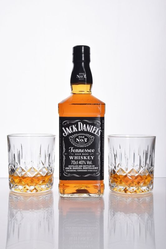 Admiralty Crystal Whiskey Glasses and 70cl Bottle of Jack Daniel's No. 7 Tennessee Whiskey